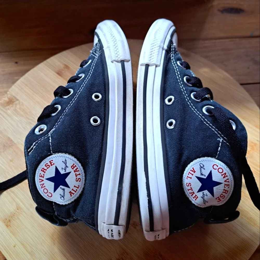 Converse Chuck Taylor All Star Sneakers, Children's Size 1, Black Lace Up Canvas